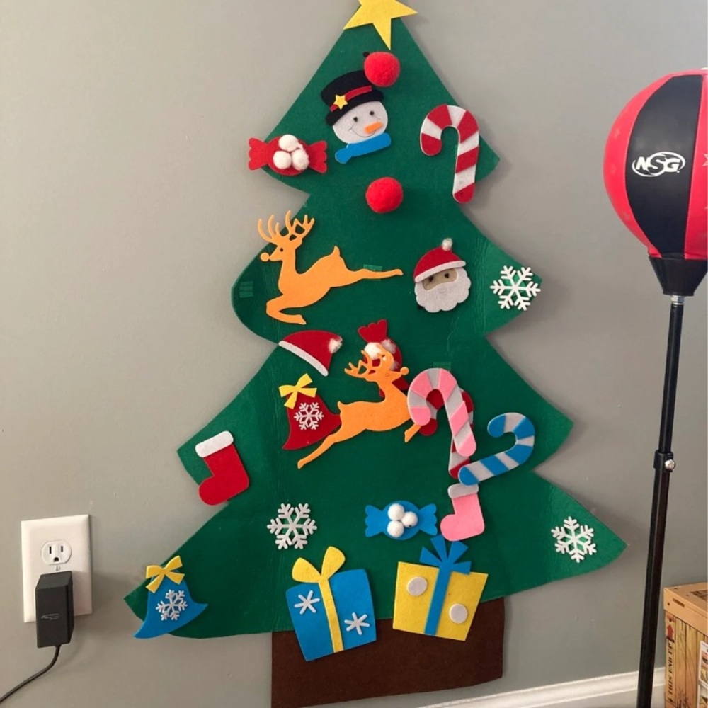 Kids felt Christmas tree